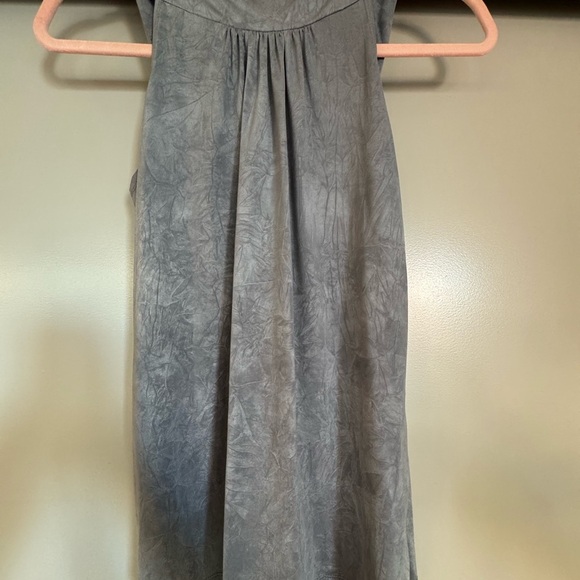 Embellished Gray Sleeveless Top - Picture 7 of 10